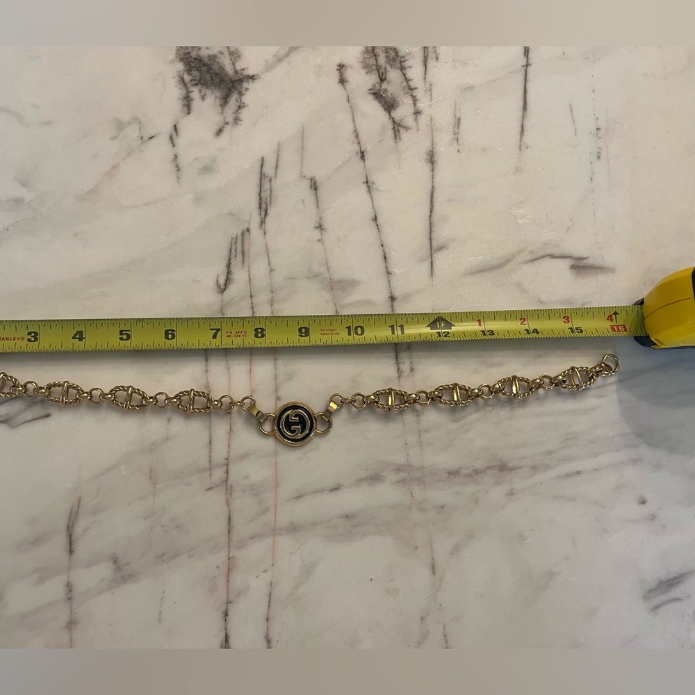 Gucci Gold Chain Necklace with Black Enamel Logo Medallion - Picture 5 of 5